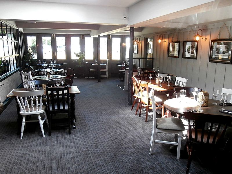 Heaton interior - Heaton Mersey 2018. (Pub, Bar). Published on 02-07-2018