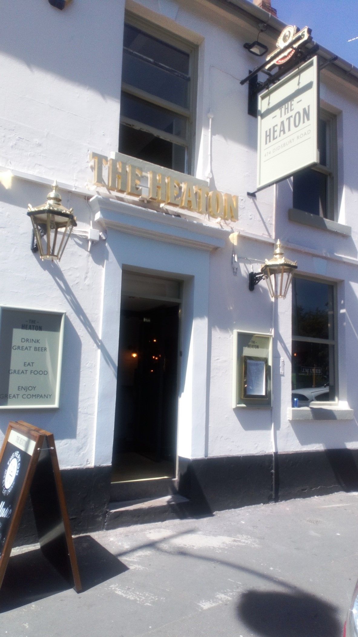 Heaton sign - Heaton Mersey 2018. (Pub, External). Published on 02-07-2018