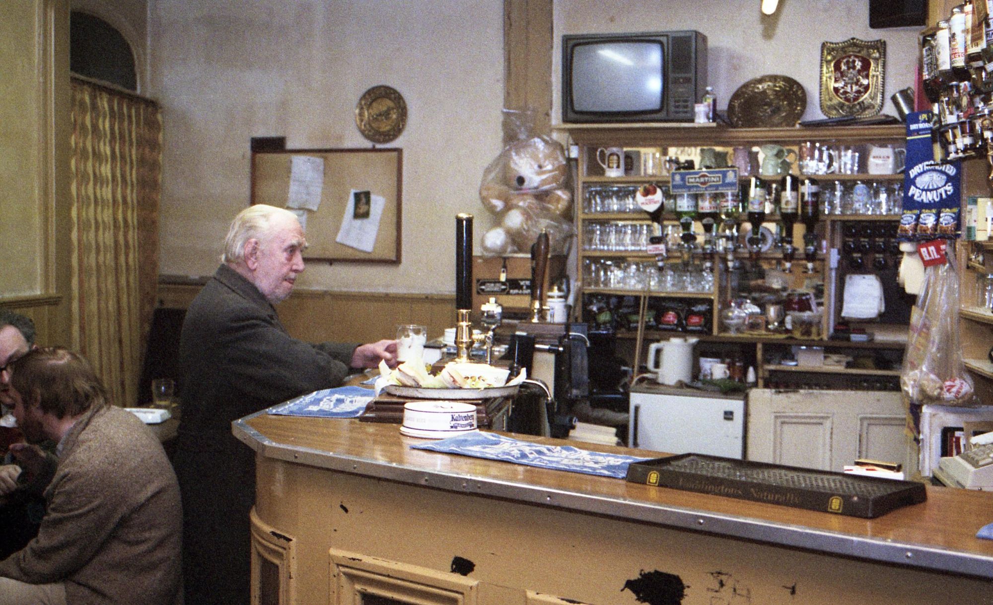 Stockport - Kings Head interior 1988. (Pub, Bar). Published on 08-01-2025