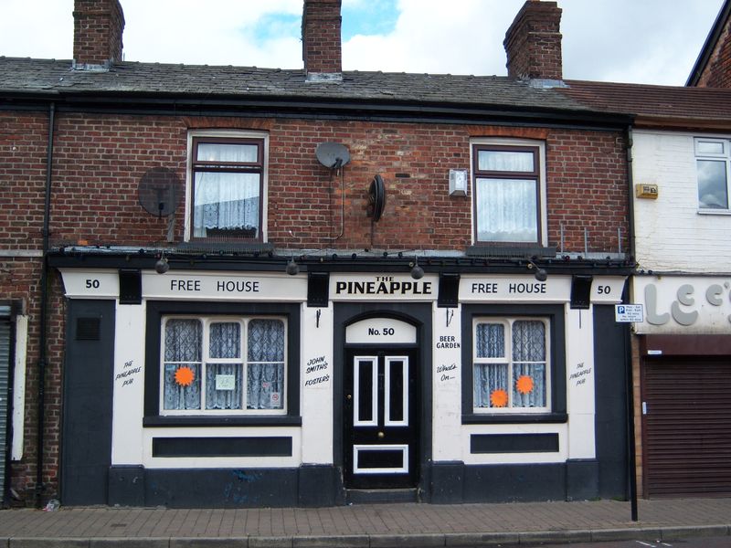 Pineapple - Edgeley. (Pub, External). Published on 20-07-2008