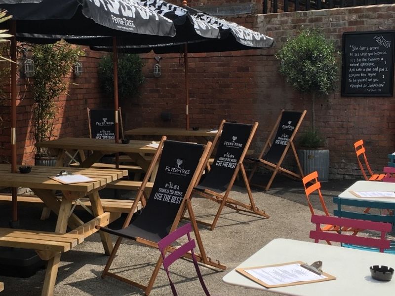 Plough on the Moor garden 2016 - Heaton Moor. (Pub, External). Published on 07-06-2016 