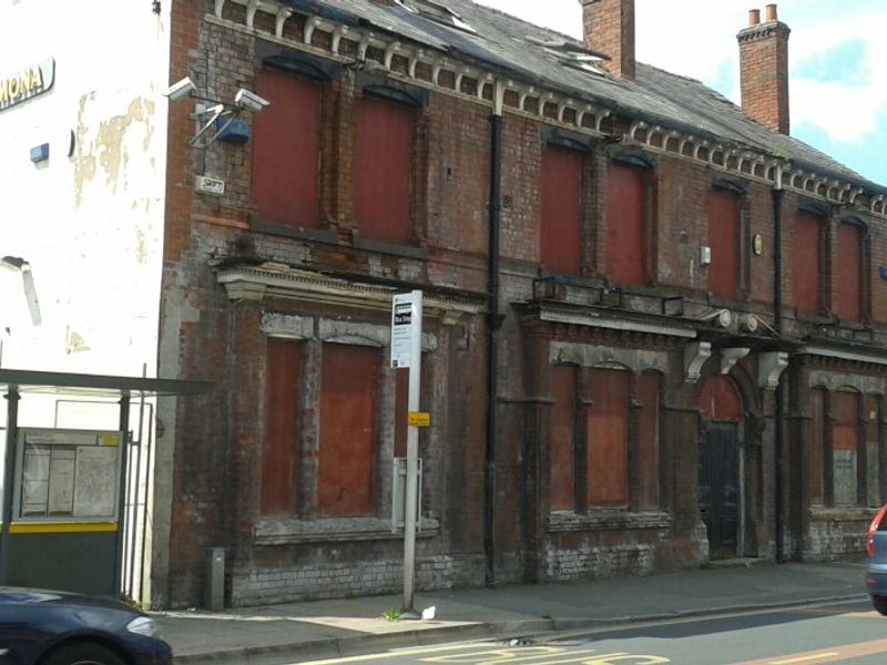 Gorton - Pomona after closure 2011-03-26. (Pub, External). Published on 26-03-2011