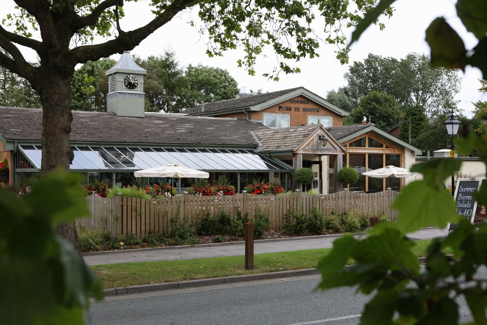 Puss in Boots - Offerton. (Pub, External). Published on 13-08-2012