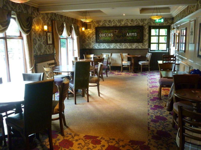 Queens Arms bar 2016 - Cheadle. (Pub, Bar). Published on 05-07-2016