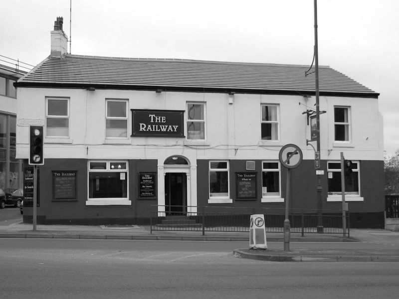 Railway mono - Heaton Norris. (Pub, External). Published on 04-07-2009
