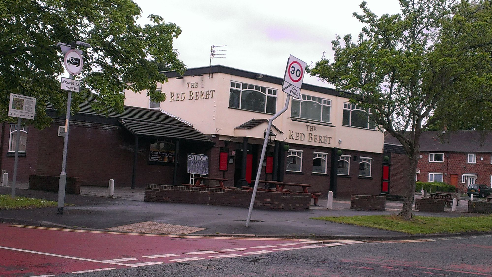 Red Beret - Wythenshawe. (Pub, External, Key). Published on 30-05-2013