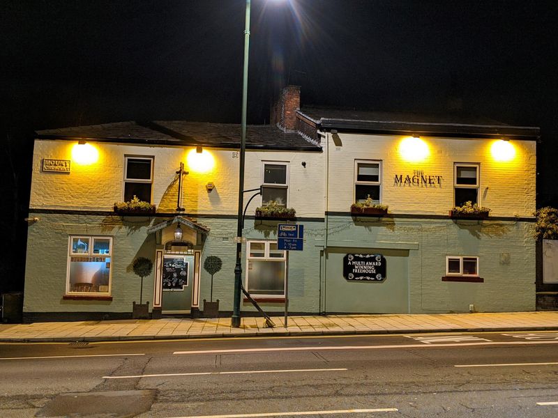 Heaton Norris - Magnet at night 2020-03-01. (Pub, External). Published on 01-03-2020