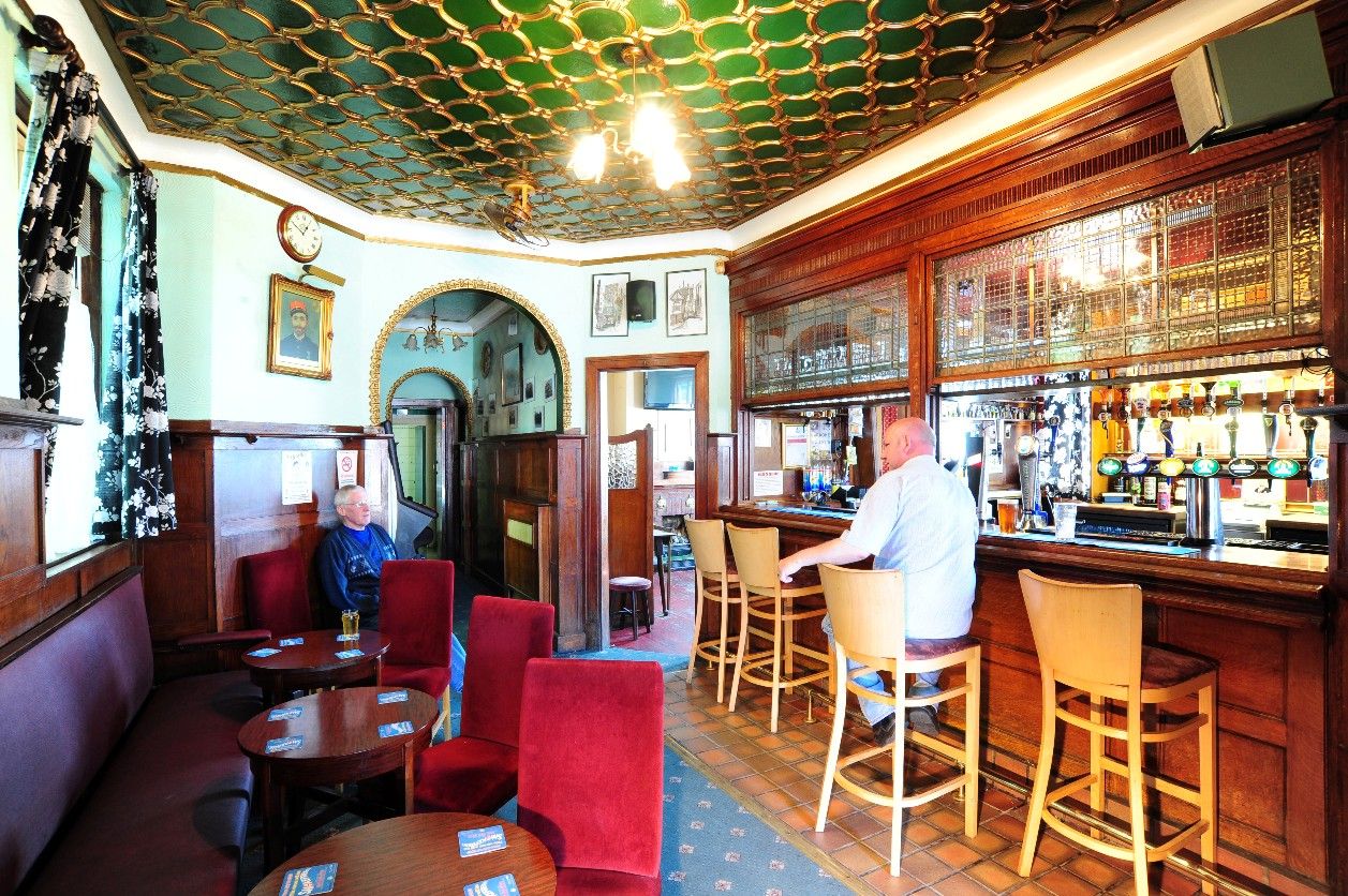 Mawson Bar area - Chorlton-on-Medlock. (Pub, Bar, Key). Published on 01-06-2009