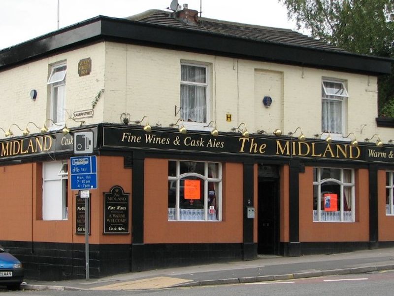 Midland - Heaton Norris. (Pub, External). Published on 26-03-2011