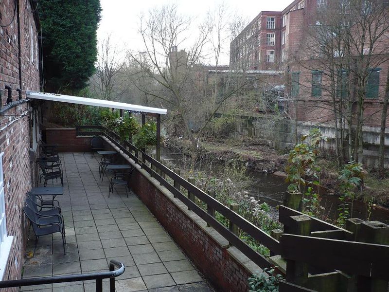Midway, riverside 2016 - Portwood. (Pub, External). Published on 01-12-2016