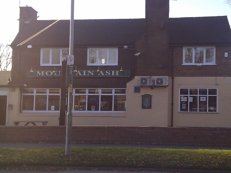 Wythenshawe - Mountain Ash 2010 11 27. (Pub, External). Published on 27-11-2010