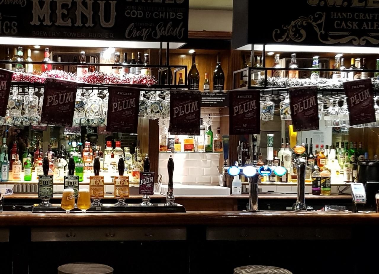 Bramhall - Victorian bar 2021 12 11. (Pub, Bar). Published on 23-12-2021
