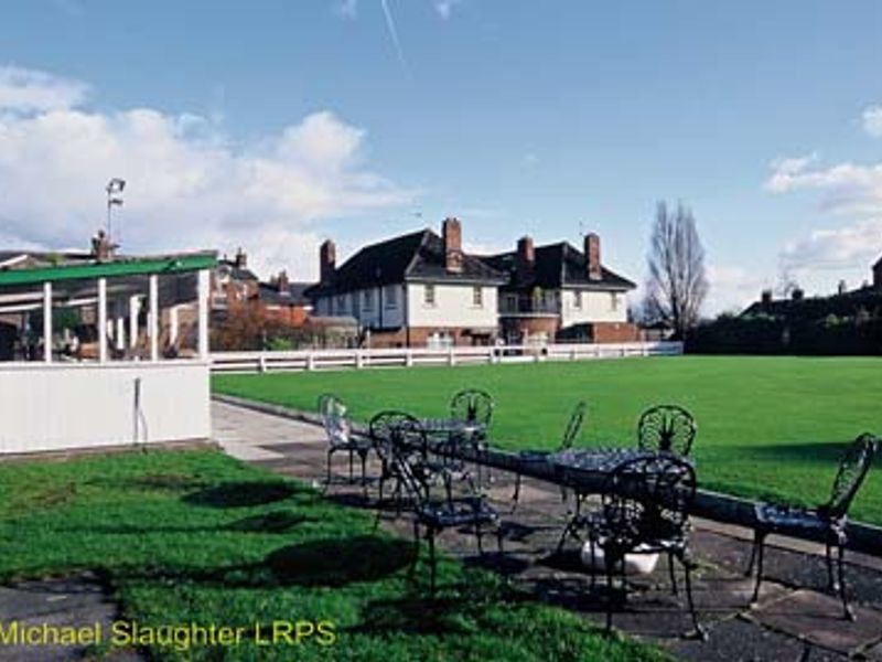 Nursery bowling green - Heaton Norris. (Pub, External). Published on 10-02-2004