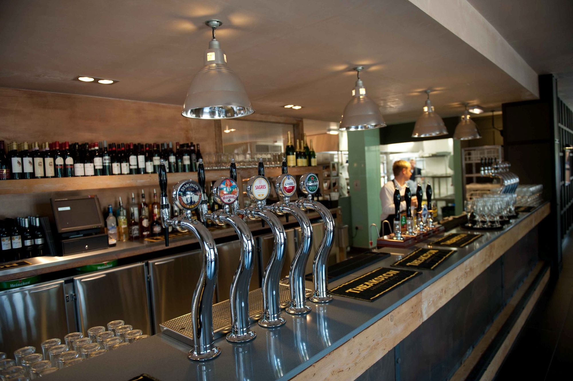 Pointing Dog interior - Cheadle Hulme 2011-07-13. (Pub, Bar). Published on 13-07-2011
