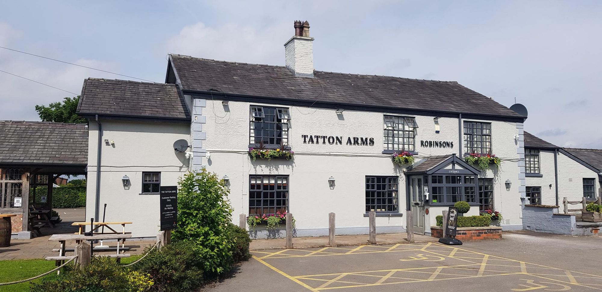 Moss Nook - Tatton Arms - 20210607. (Pub, External). Published on 24-06-2021