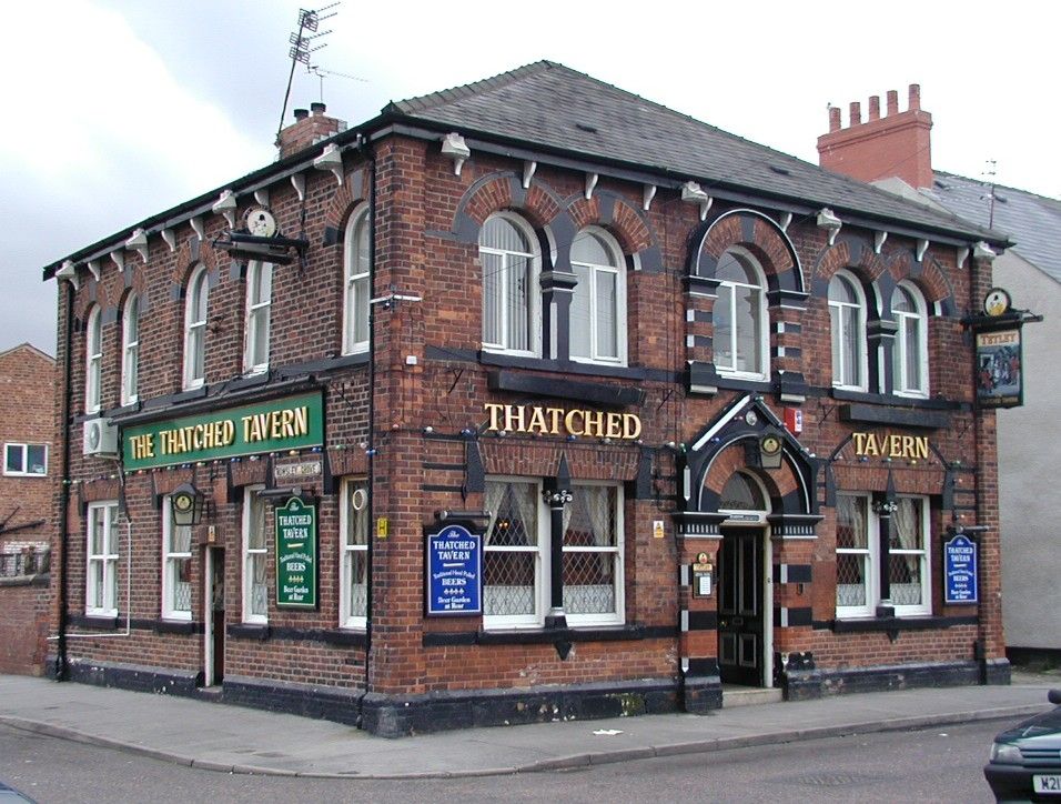 Thatched Tavern in Tetley days - Reddish. (Pub, External). Published on 05-05-2008