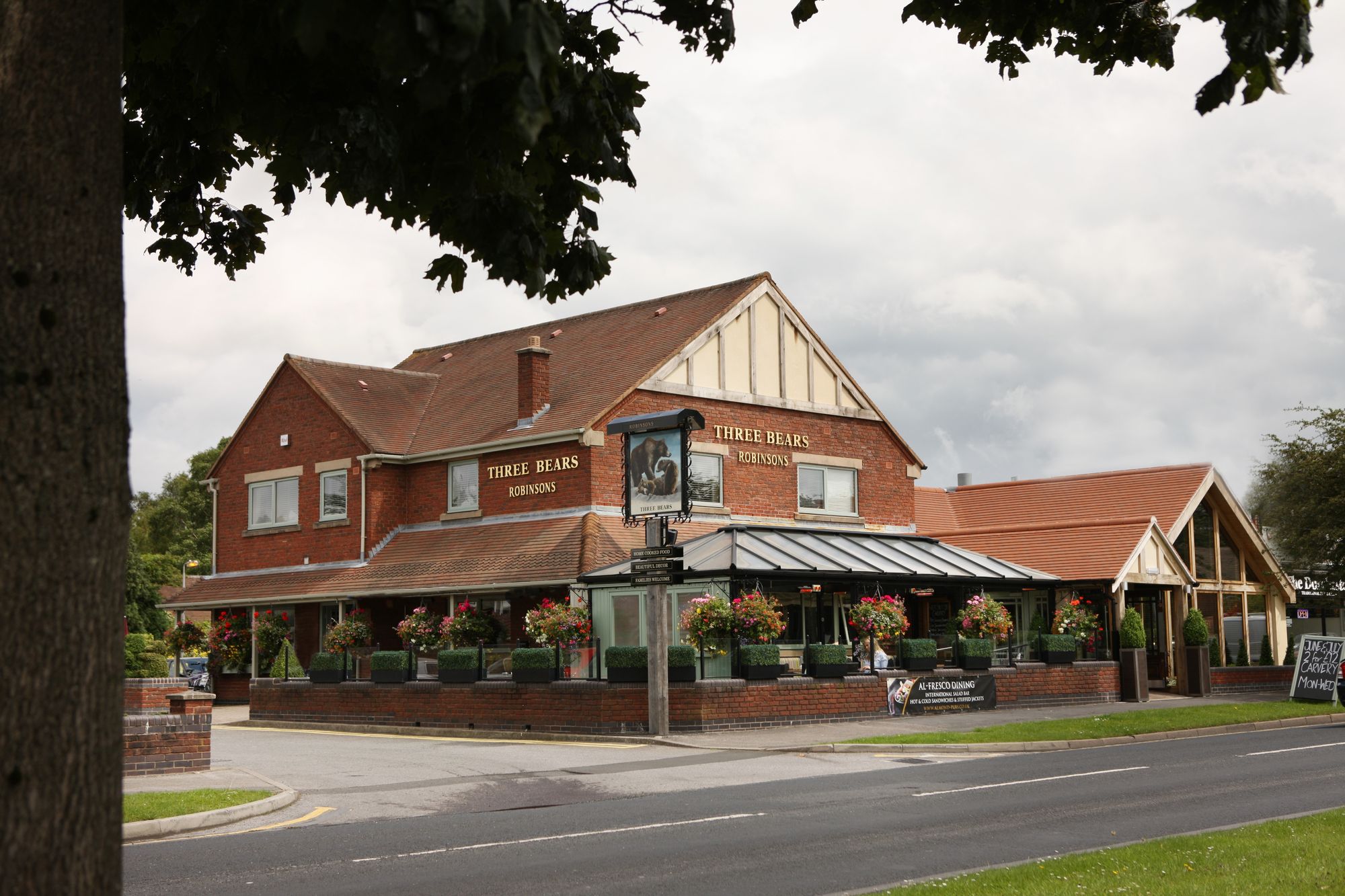 Three Bears - Hazel Grove 2012-06-29. (Pub, External). Published on 29-06-2012