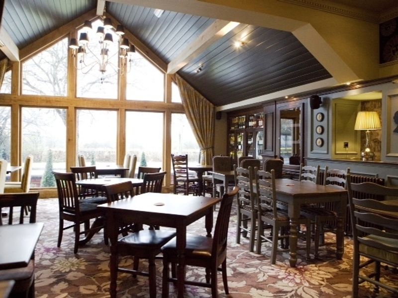 Three Bears - Hazel Grove 2011-12-05. (Pub, Bar). Published on 05-12-2011 