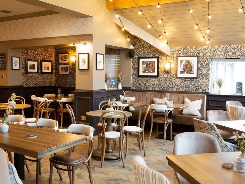 Hazel Grove - Three Bears interior 2023 06 01. (Pub, Bar). Published on 15-03-2024 