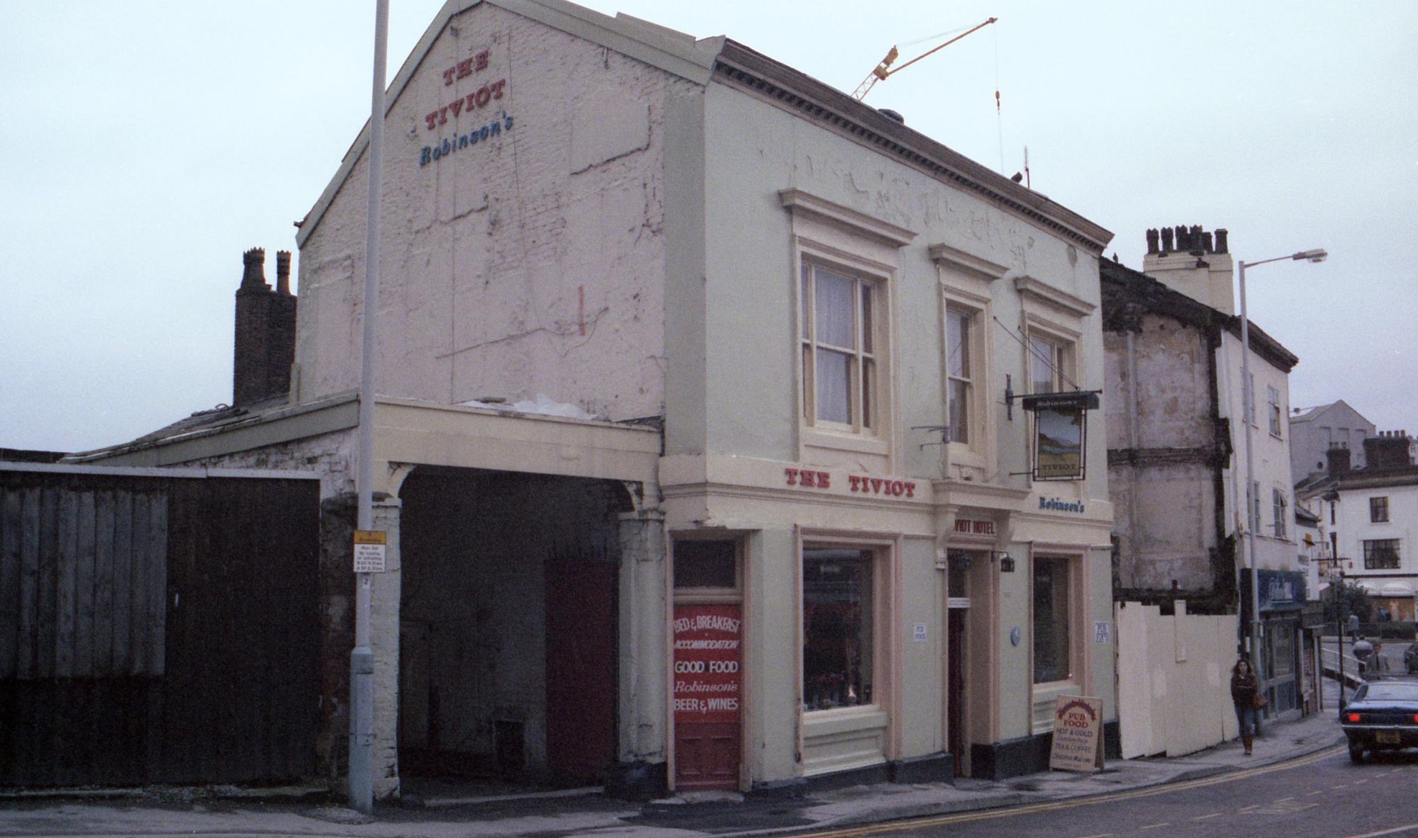 Stockport - Tiviot 1988. (Pub, External). Published on 08-01-2025