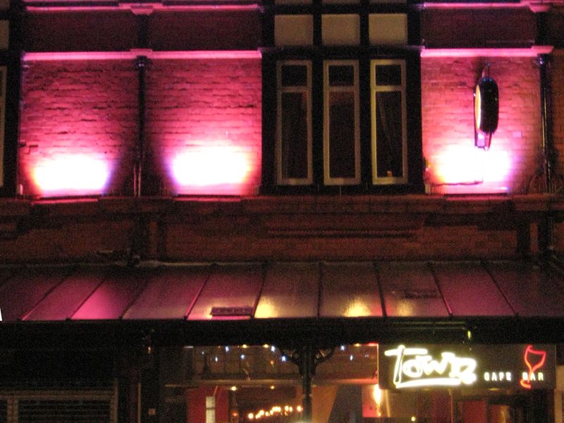 Town - Heaton Moor. (Pub, External). Published on 15-02-2009