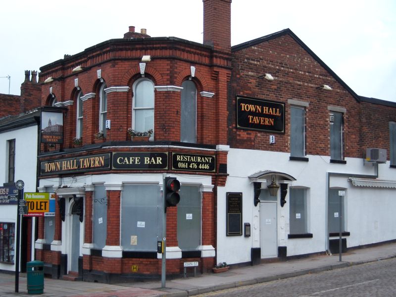 Town Hall Tavern when closed - Stockport. (Pub, External). Published on 14-03-2010