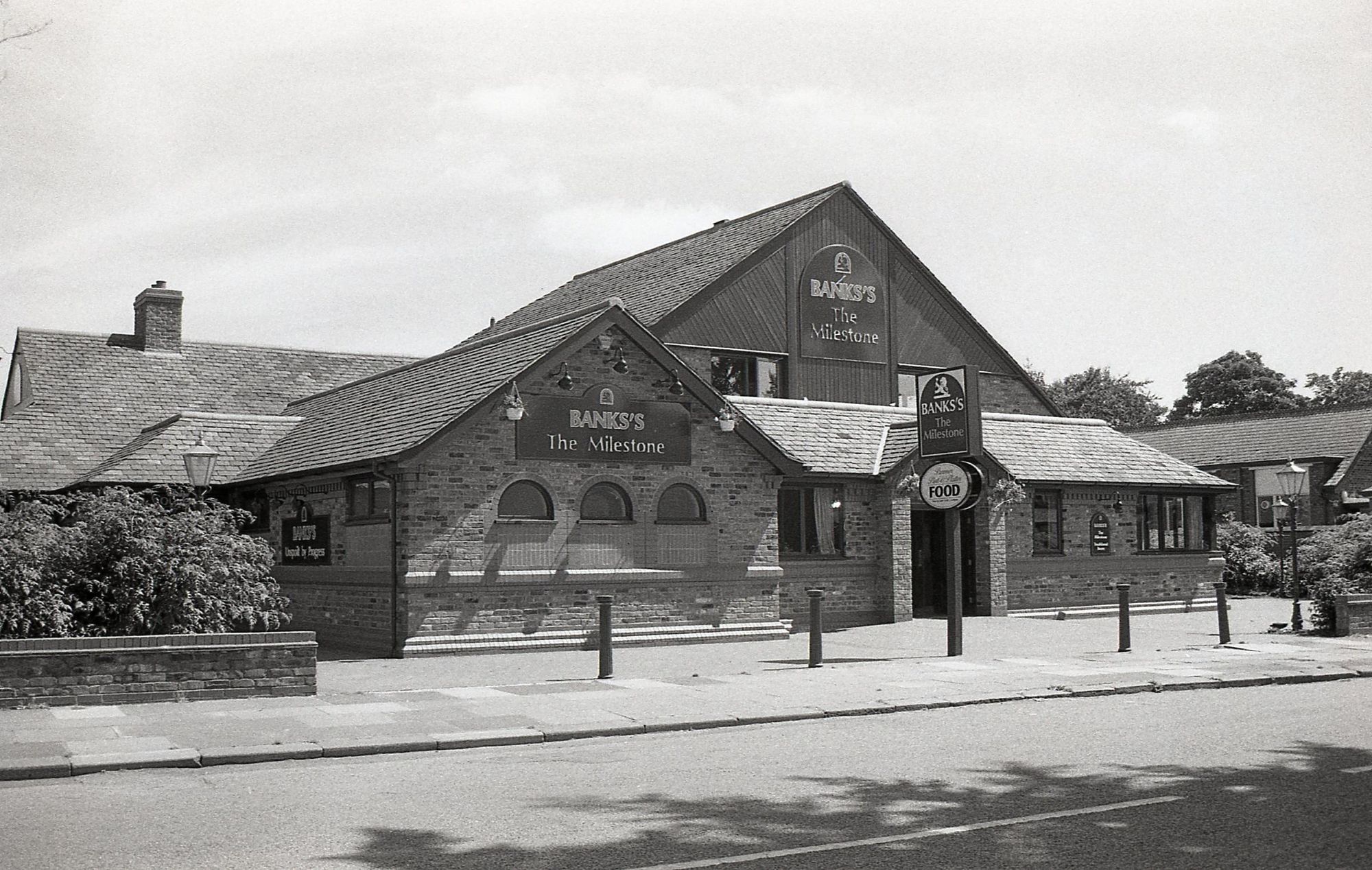 Burnage - Milestone 1990. (Pub, External, Key). Published on 01-01-2025