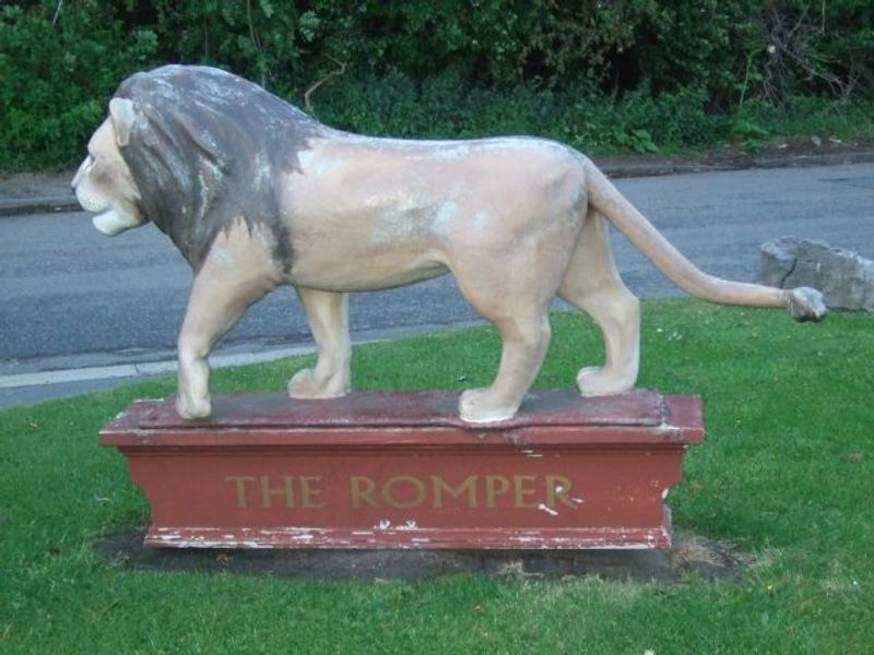 Romper the romping kitten itself - Ringway. (Pub, External). Published on 13-06-2013 