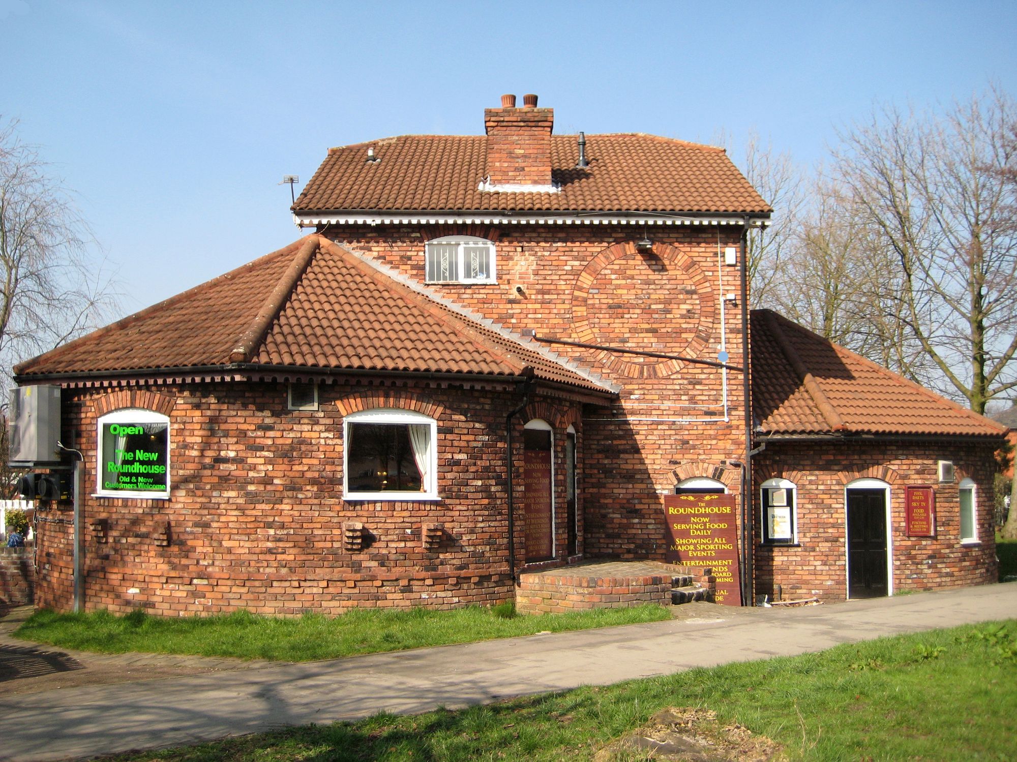 Roundhouse - Heaton Norris. (Pub, External, Key). Published on 20-05-2013