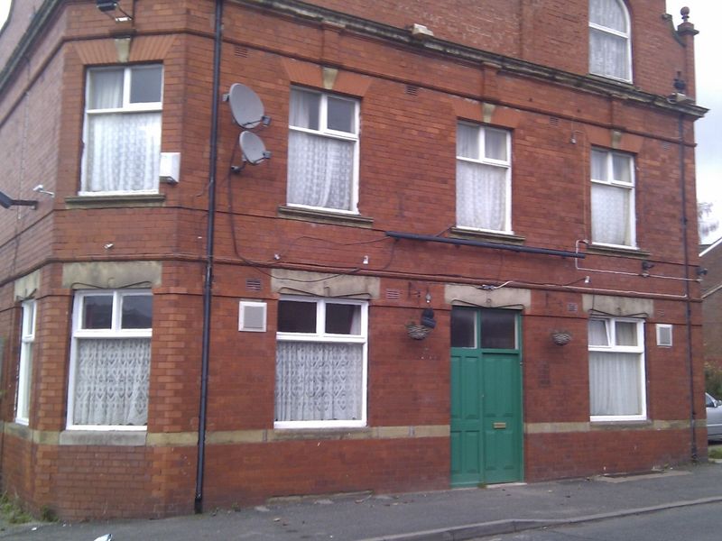 Royal Oak closed - Openshaw. (Pub, External, Key). Published on 21-11-2010