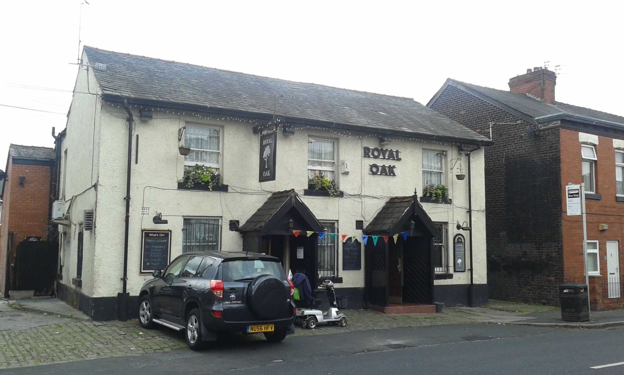 Royal Oak - Gorton. (Pub, External). Published on 30-08-2013