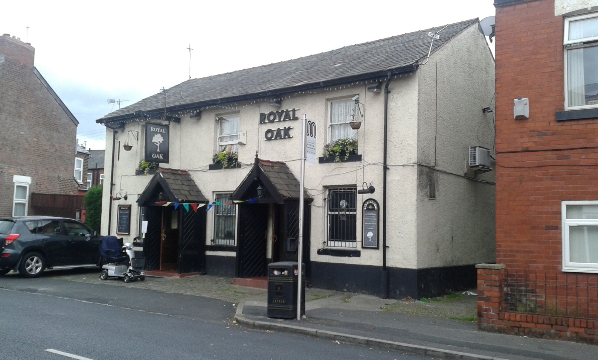Royal Oak - Gorton. (Pub, External). Published on 30-08-2013