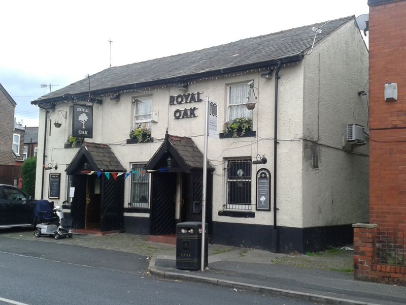 Royal Oak - Gorton. (Pub, External). Published on 30-08-2013 