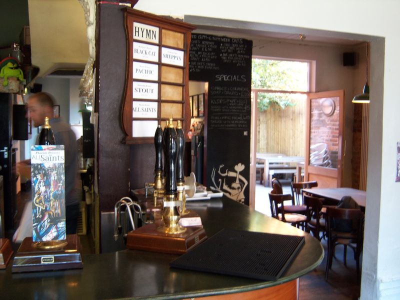 Sandbar interior - Chorlton-on-Medlock. (Pub, Bar). Published on 12-09-2009