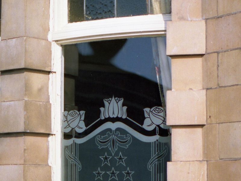 Beswick - Seven Stars window detail 1991. (Pub, External). Published on 01-01-2025