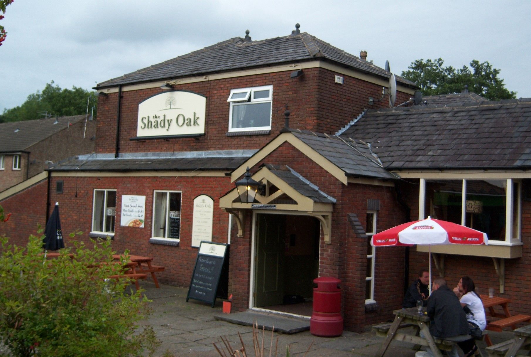 Bramhall - Shady Oak 2013. (Pub, External). Published on 11-08-2009
