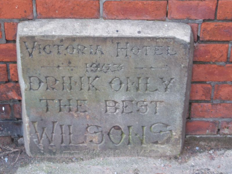 Victoria stone Wilson's sign - Offerton. (Pub, Sign). Published on 04-01-2009