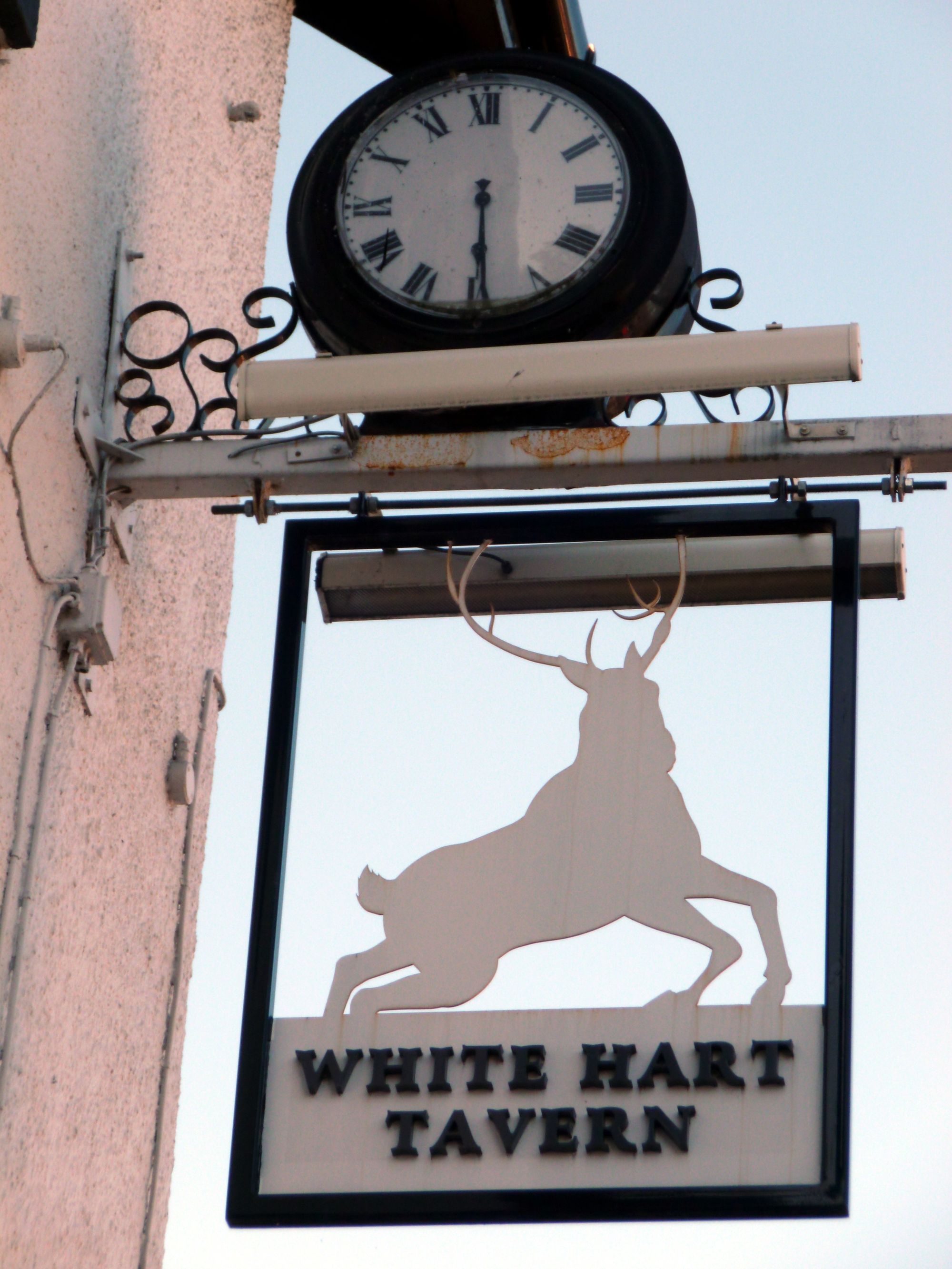 White Hart Tavern sign 2016- Cheadle. (Pub, Sign). Published on 29-08-2016