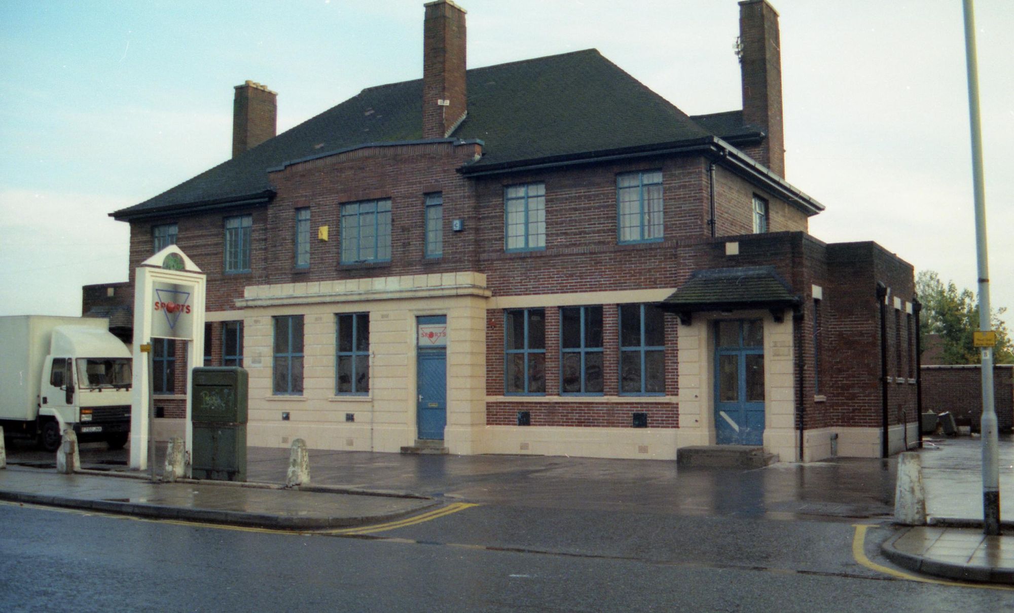 Edgeley - Windsor Castle as Sports 1988. (Pub, External). Published on 08-01-2025