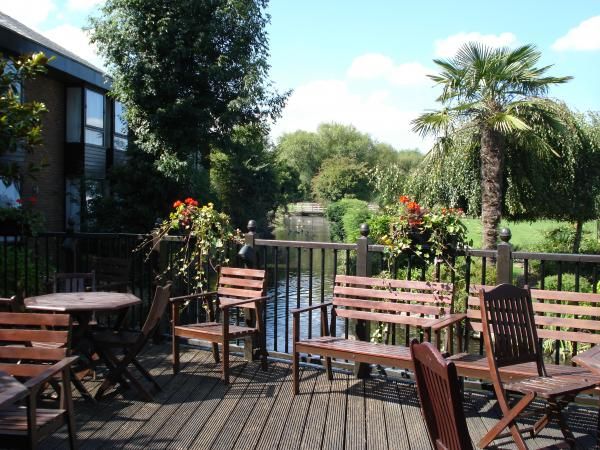 Riverside Bar - outside. (External). Published on 03-09-2014