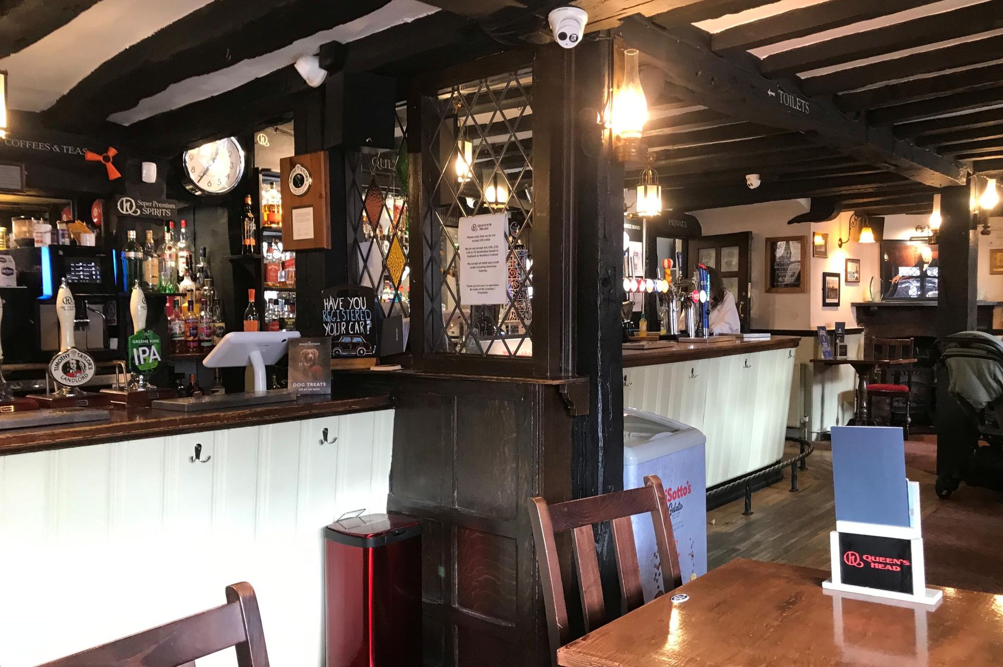 Taken October 2024. (Bar). Published on 20-10-2024