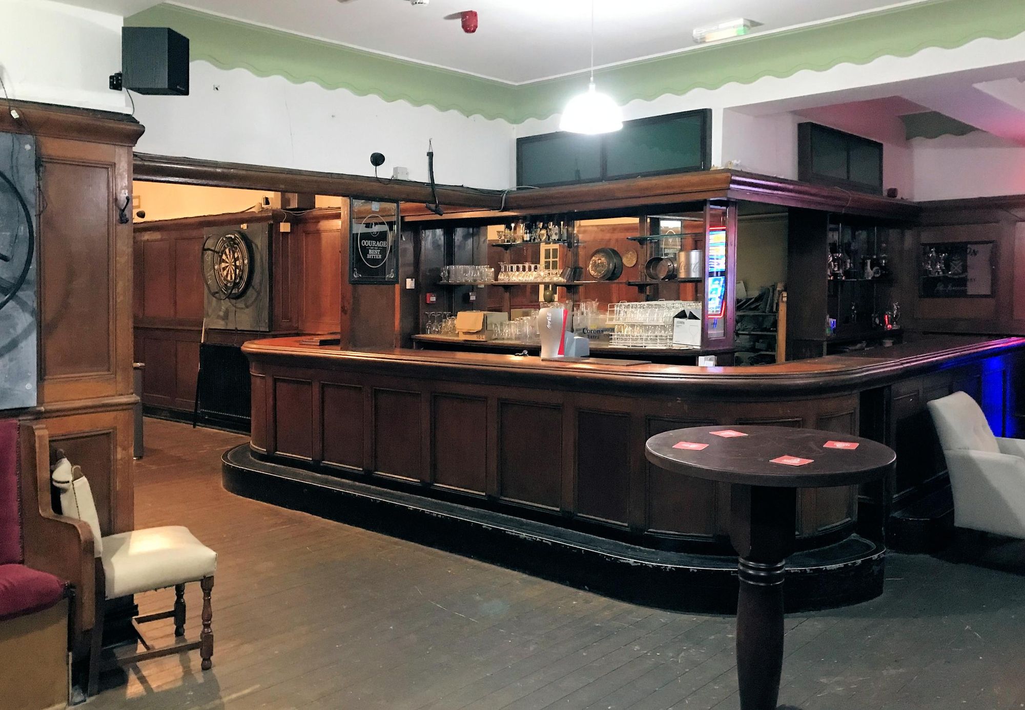 Taken October 2024. (Bar). Published on 20-10-2024