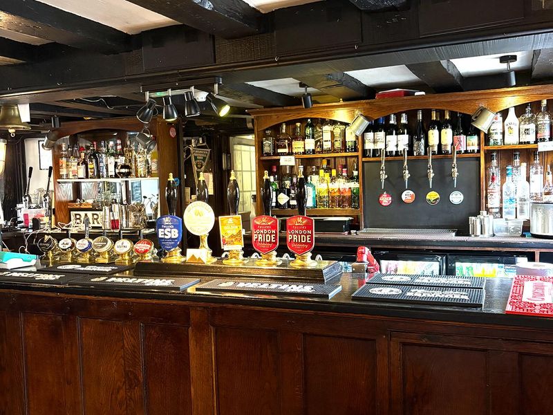 (Pub, Bar). Published on 21-10-2026 