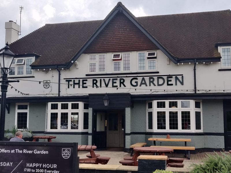 (Pub, Key). Published on 18-08-2022