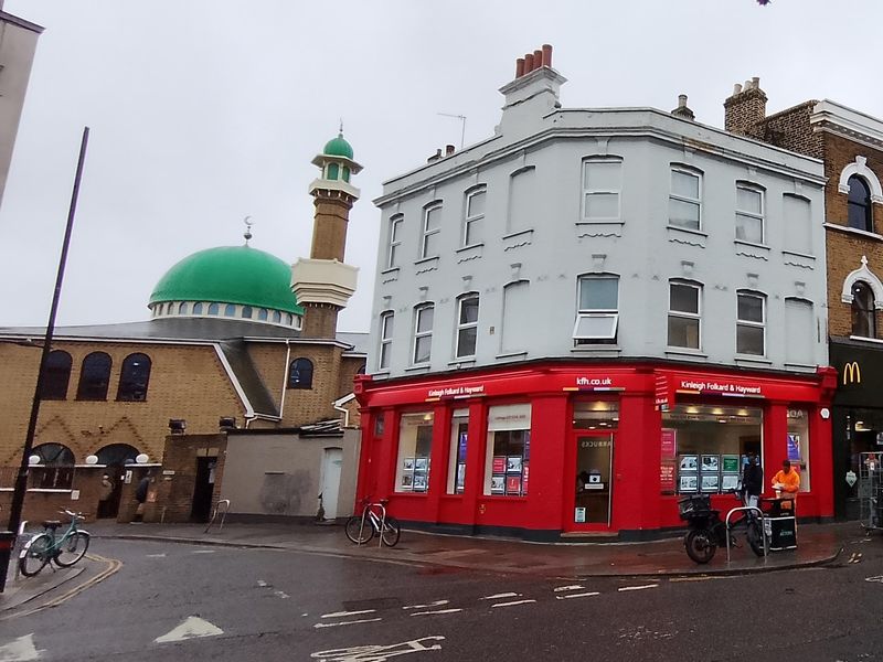 Taken as estate agent Oct 2025. Published on 05-10-2025 