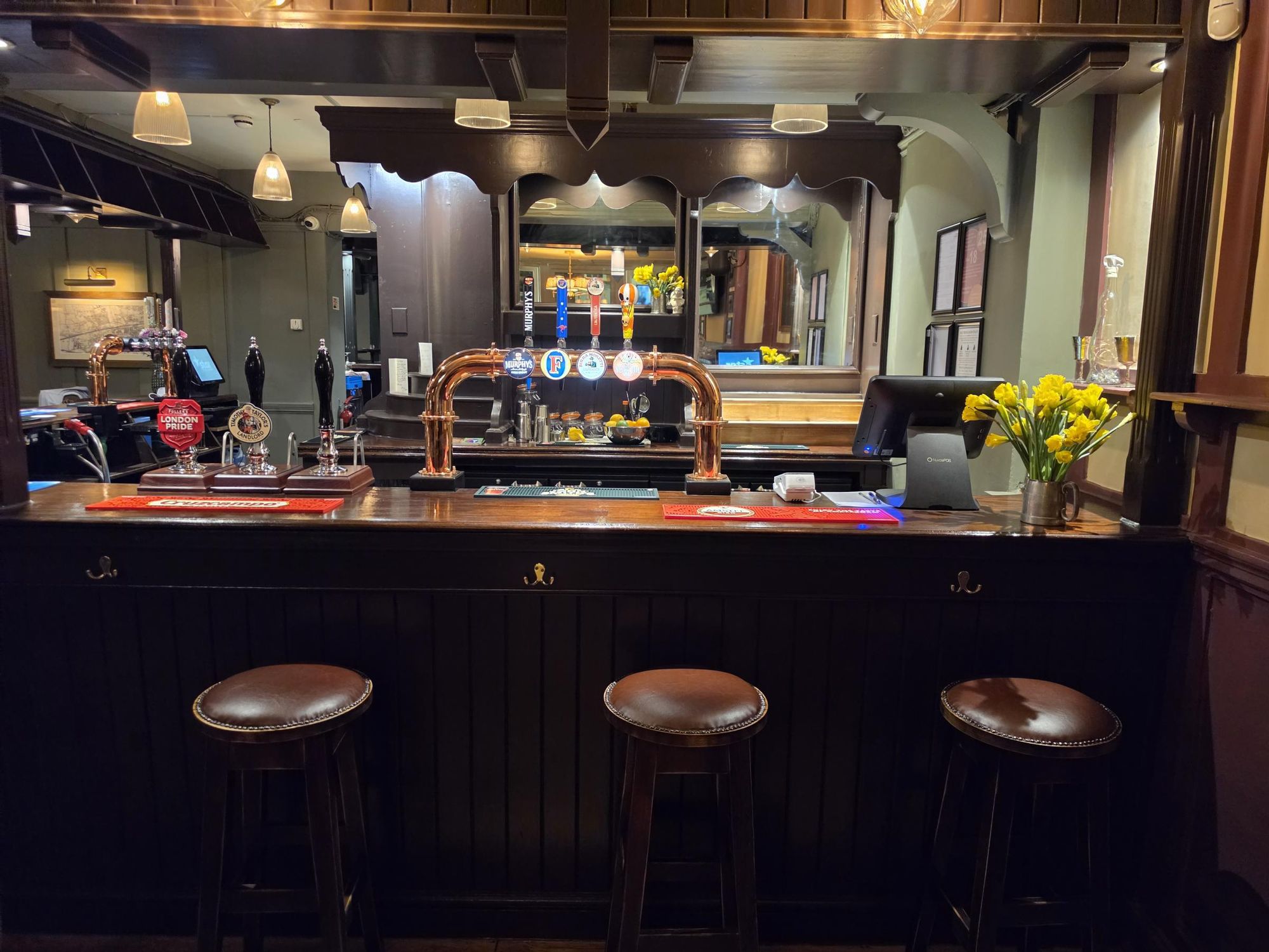 Front bar. (Bar). Published on 08-04-2026