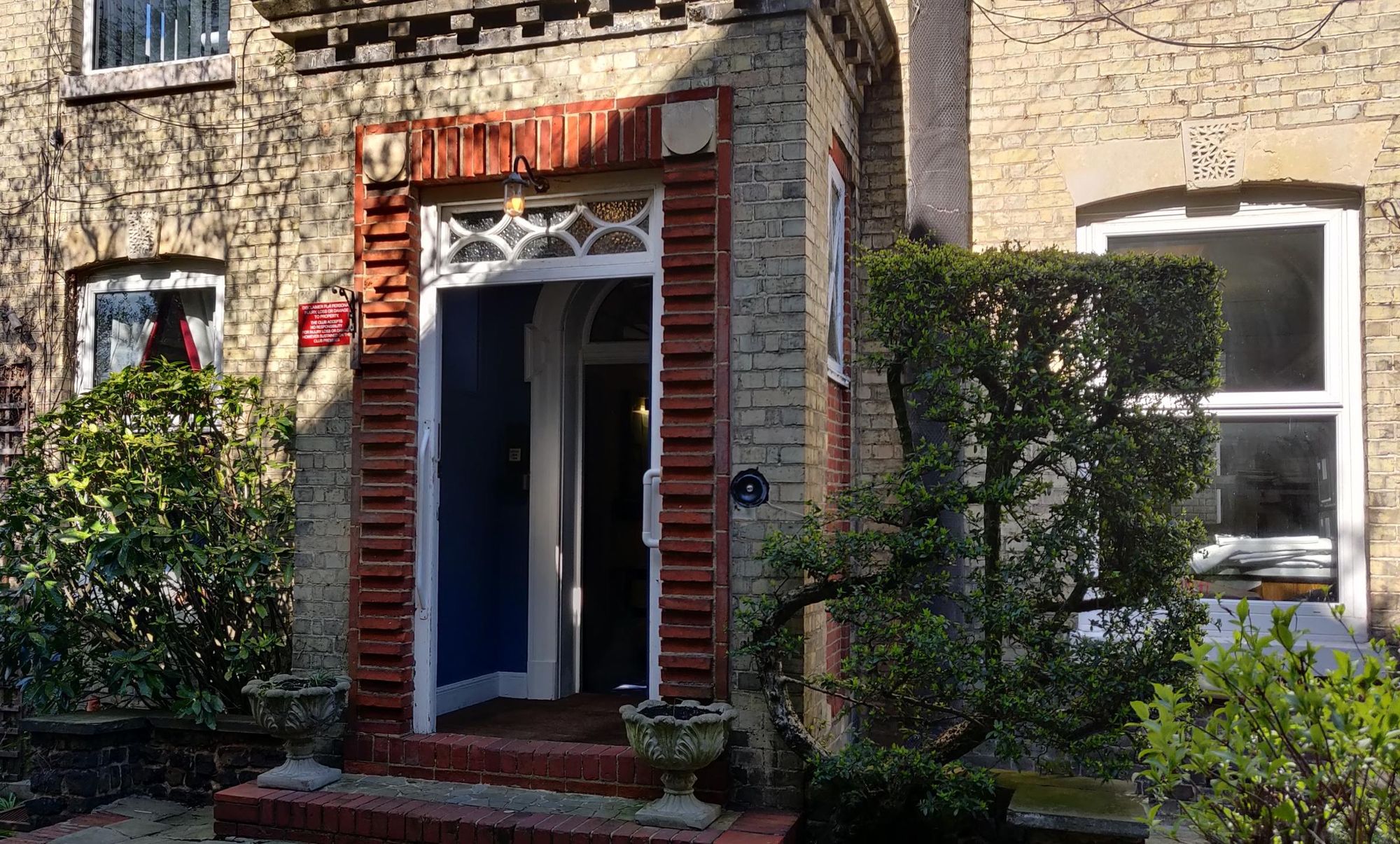 Entrance. (External). Published on 07-04-2023