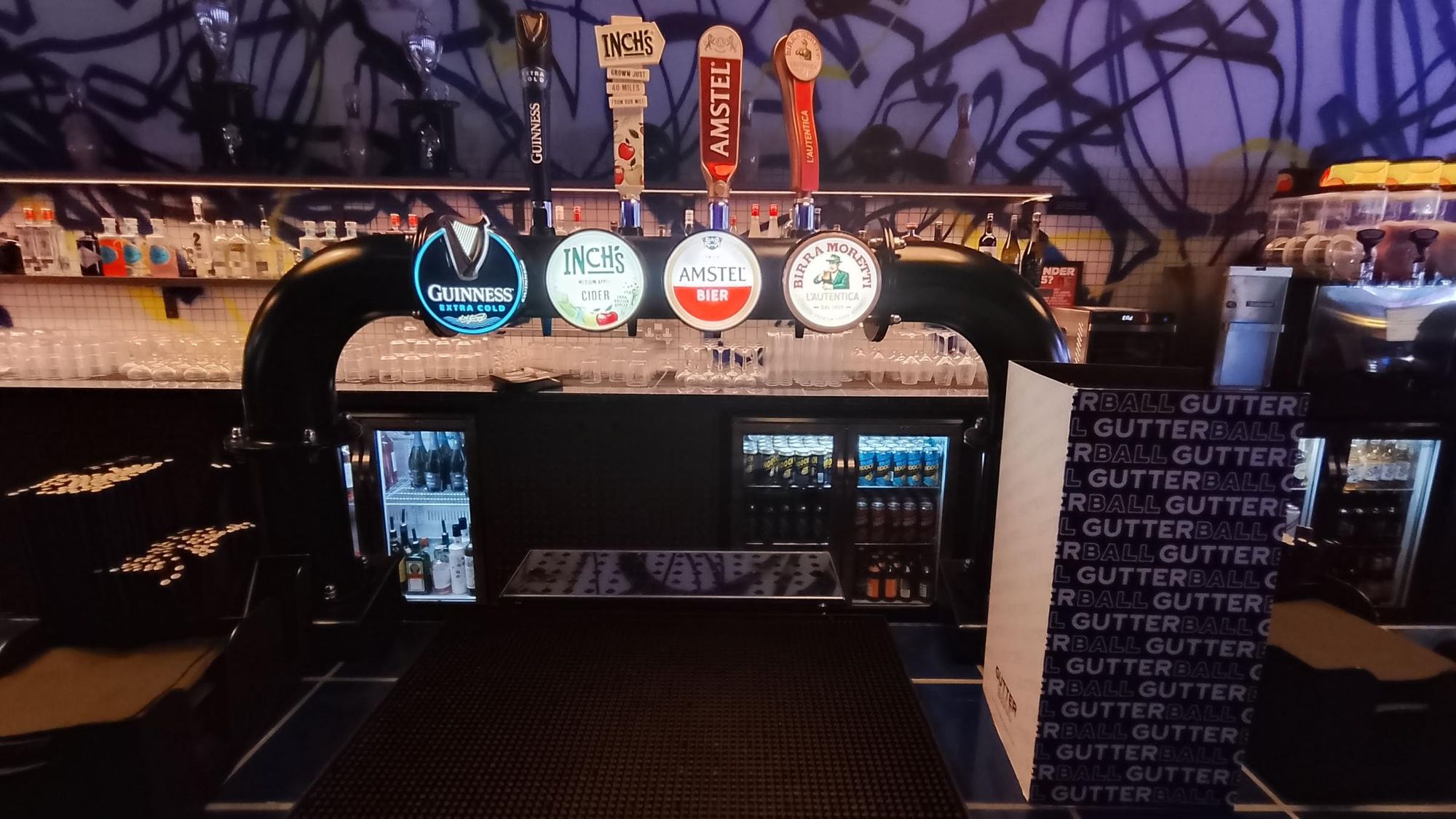 Taken 13 November 2025. (Bar). Published on 14-11-2025