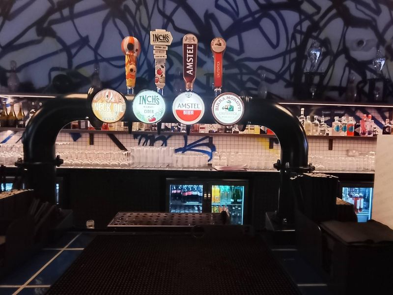 Taken 13 November 2025. (Bar). Published on 14-11-2025 