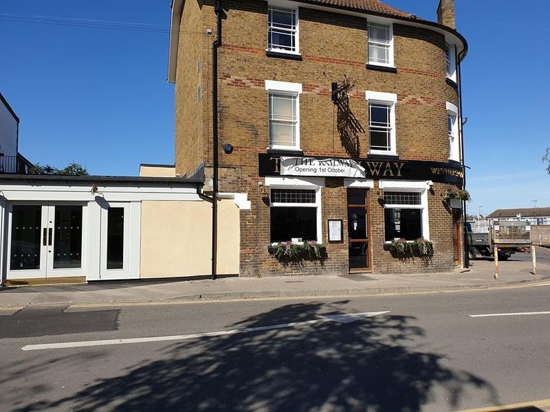 Outer image from side with opening imminent. (Pub, External). Published on 01-10-2019